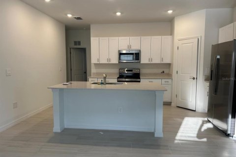 House in San Antonio, Florida 4 bedrooms, 168.15 sq.m. № 1887012 - photo 10