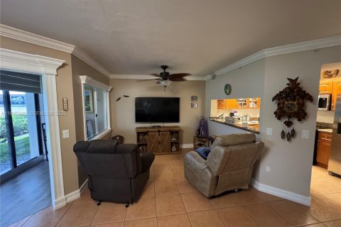 Купить кондоминиум в Пемброк-Пайнс, Флорида 1 спальня, 98.1м2, № 2002773 - фото 5