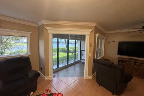 Купить кондоминиум в Пемброк-Пайнс, Флорида 1 спальня, 98.1м2, № 2002773 - фото 4