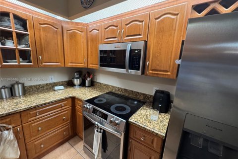 Купить кондоминиум в Пемброк-Пайнс, Флорида 1 спальня, 98.1м2, № 2002773 - фото 7