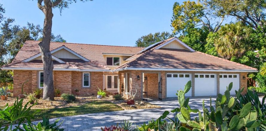Casa en Bradenton, Florida 4 dormitorios, 336.03 m2 № 2093098