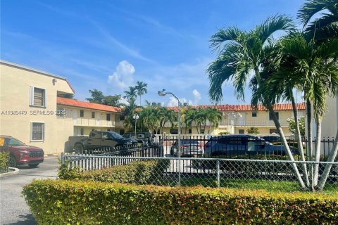 Купить кондоминиум в Майами, Флорида 2 спальни, 80.64м2, № 1997139 - фото 20