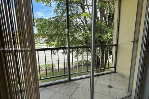 Купить кондоминиум в Майами, Флорида 2 спальни, 80.64м2, № 1997139 - фото 22