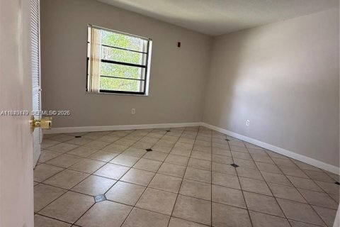 Купить кондоминиум в Майами, Флорида 2 спальни, 80.64м2, № 1997139 - фото 10