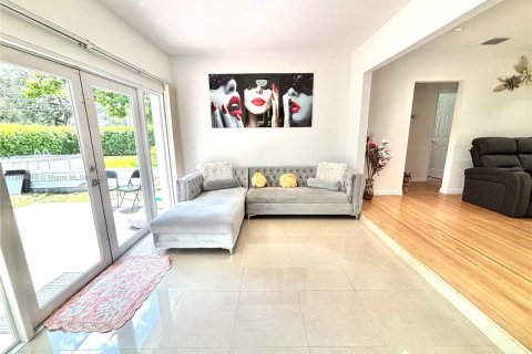 Снять в аренду виллу или дом в Майами, Флорида 3 спальни, 167.22м2, № 1933452 - фото 12