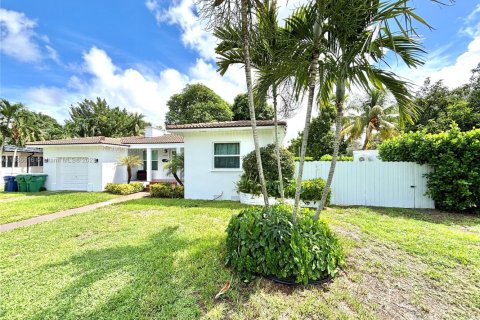 Снять в аренду виллу или дом в Майами, Флорида 3 спальни, 167.22м2, № 1933452 - фото 3