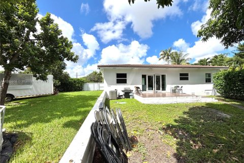 Снять в аренду виллу или дом в Майами, Флорида 3 спальни, 167.22м2, № 1933452 - фото 25