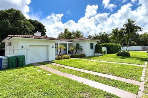 Снять в аренду виллу или дом в Майами, Флорида 3 спальни, 167.22м2, № 1933452 - фото 26