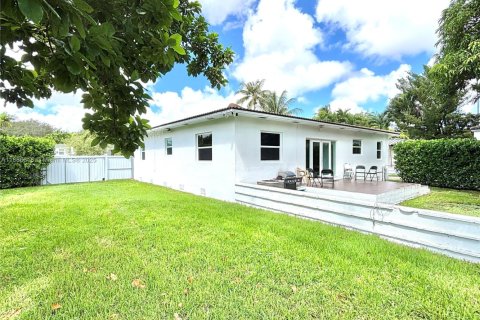 Снять в аренду виллу или дом в Майами, Флорида 3 спальни, 167.22м2, № 1933452 - фото 6