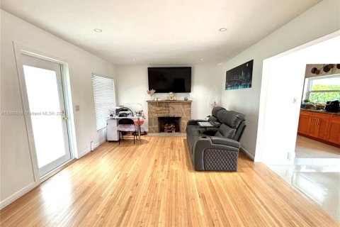 Снять в аренду виллу или дом в Майами, Флорида 3 спальни, 167.22м2, № 1933452 - фото 15