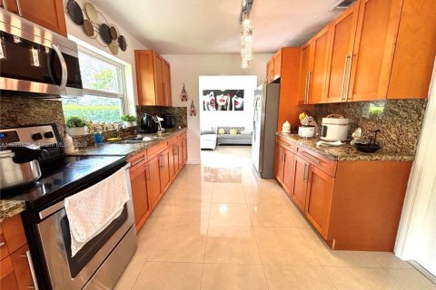 Снять в аренду виллу или дом в Майами, Флорида 3 спальни, 167.22м2, № 1933452 - фото 16