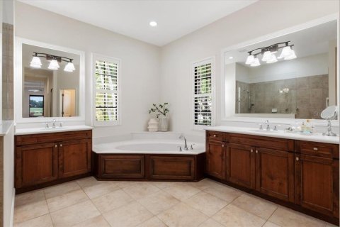 Casa en venta en Lakewood Ranch, Florida, 4 dormitorios, 357.67 m2 № 2220723 - foto 29