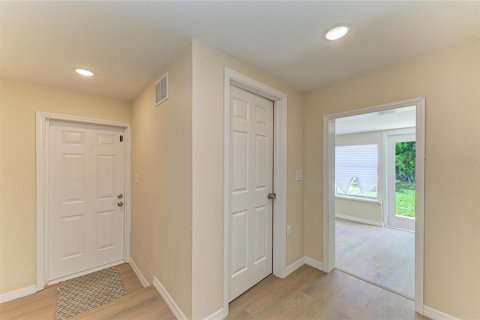 House in Englewood, Florida 2 bedrooms, 106.28 sq.m. № 1791129 - photo 28
