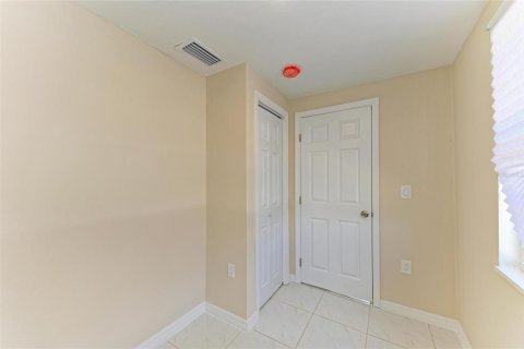 House in Englewood, Florida 2 bedrooms, 106.28 sq.m. № 1791129 - photo 12