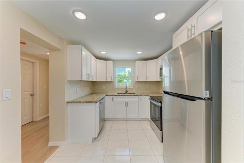 House in Englewood, Florida 2 bedrooms, 106.28 sq.m. № 1791129 - photo 15