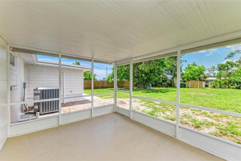 House in Englewood, Florida 2 bedrooms, 106.28 sq.m. № 1791129 - photo 21