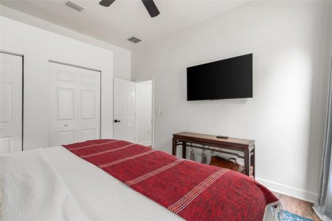 House in Gainesville, Florida 4 bedrooms, 275.27 sq.m. № 1819211 - photo 25