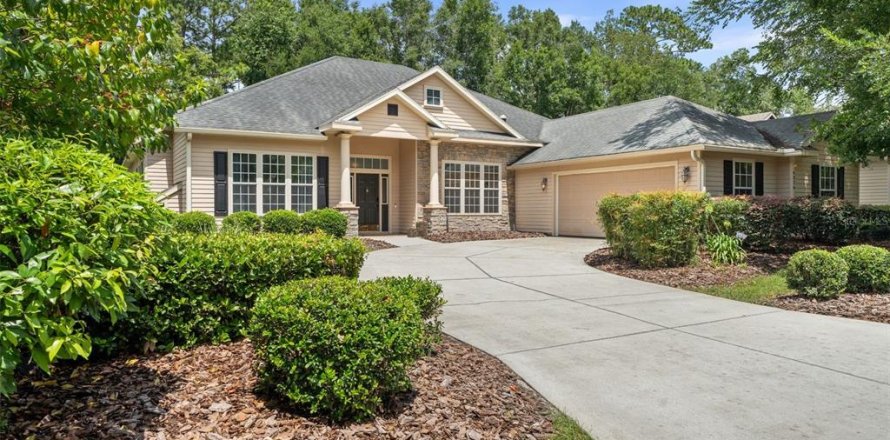 House in Gainesville, Florida 4 bedrooms, 275.27 sq.m. № 1819211