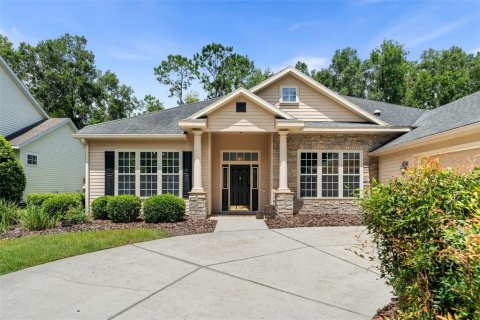 House in Gainesville, Florida 4 bedrooms, 275.27 sq.m. № 1819211 - photo 2