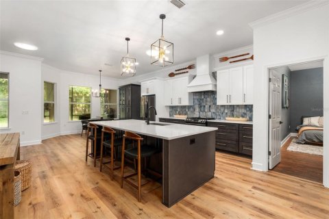 House in Gainesville, Florida 4 bedrooms, 275.27 sq.m. № 1819211 - photo 9