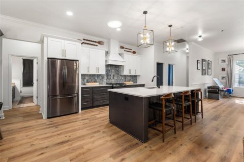 House in Gainesville, Florida 4 bedrooms, 275.27 sq.m. № 1819211 - photo 8