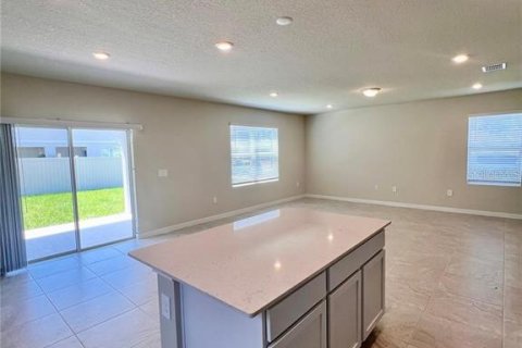 Casa en alquiler en Kissimmee, Florida, 4 dormitorios, 205.04 m2 № 2211112 - foto 9
