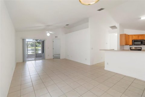 Villa ou maison à louer à Orlando, Floride: 4 chambres, 174.19 m2 № 2211262 - photo 11