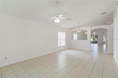 Villa ou maison à louer à Orlando, Floride: 4 chambres, 174.19 m2 № 2211262 - photo 2