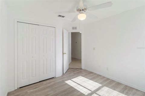 Villa ou maison à louer à Orlando, Floride: 4 chambres, 174.19 m2 № 2211262 - photo 16