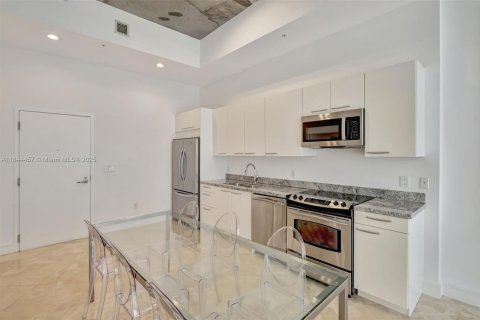Condominio en alquiler en Miami Beach, Florida, 1 dormitorio, 74.51 m2 № 2016140 - foto 8