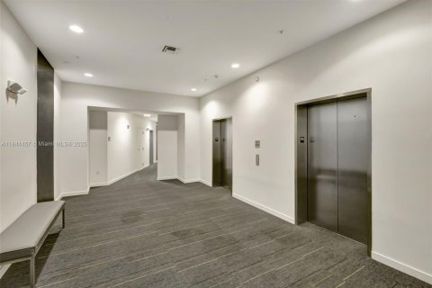 Condominio en alquiler en Miami Beach, Florida, 1 dormitorio, 74.51 m2 № 2016140 - foto 18