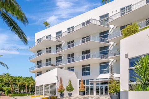 Condominio en alquiler en Miami Beach, Florida, 1 dormitorio, 74.51 m2 № 2016140 - foto 22