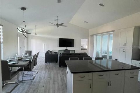 House in Rotonda, Florida 2 bedrooms, 156.82 sq.m. № 1762208 - photo 27