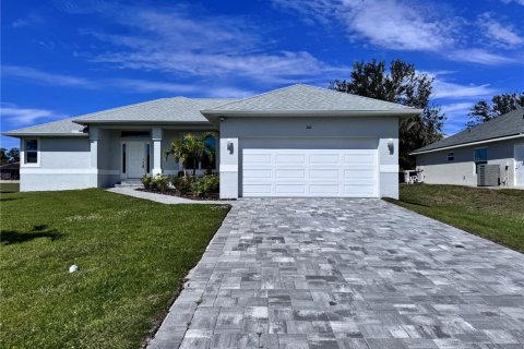 House in Rotonda, Florida 2 bedrooms, 156.82 sq.m. № 1762208 - photo 2
