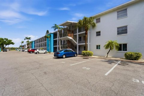 Copropriété à vendre à Bradenton, Floride: 1 chambre, 53.51 m2 № 2155989 - photo 2