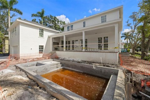 House in Saint Petersburg, Florida 5 bedrooms, 424.93 sq.m. № 1903085 - photo 6