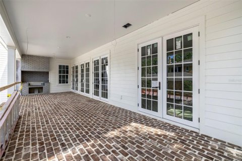 House in Saint Petersburg, Florida 5 bedrooms, 424.93 sq.m. № 1903085 - photo 4