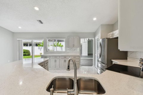 Villa ou maison à vendre à Tarpon Springs, Floride: 4 chambres, 194.54 m2 № 1751384 - photo 16