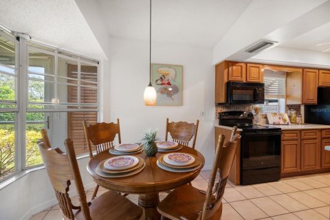 House in Largo, Florida 2 bedrooms, 105.63 sq.m. № 1851391 - photo 13