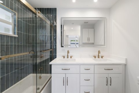 House in West Palm Beach, Florida 2 bedrooms, 71.35 sq.m. № 2276109 - photo 9