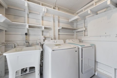 House in West Palm Beach, Florida 2 bedrooms, 71.35 sq.m. № 2276109 - photo 20