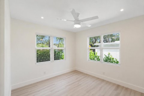 House in West Palm Beach, Florida 2 bedrooms, 71.35 sq.m. № 2276109 - photo 14