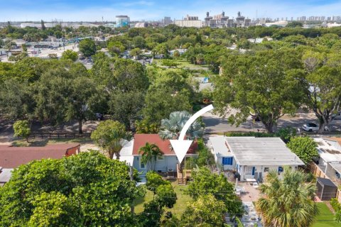 House in West Palm Beach, Florida 2 bedrooms, 71.35 sq.m. № 2276109 - photo 24