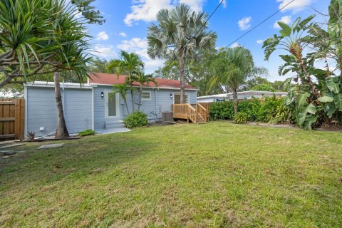 House in West Palm Beach, Florida 2 bedrooms, 71.35 sq.m. № 2276109 - photo 22