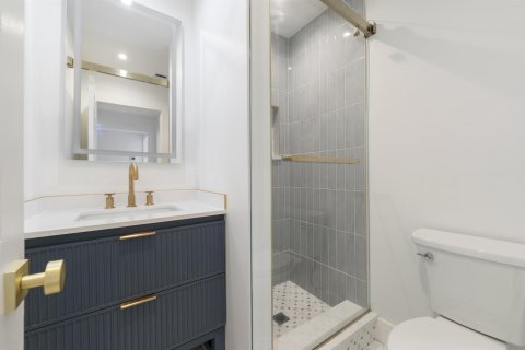 House in West Palm Beach, Florida 2 bedrooms, 71.35 sq.m. № 2276109 - photo 8
