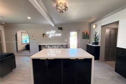 House in Fort Lauderdale, Florida 3 bedrooms, 121.79 sq.m. № 2020860 - photo 14