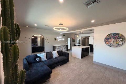 House in Fort Lauderdale, Florida 3 bedrooms, 121.79 sq.m. № 2020860