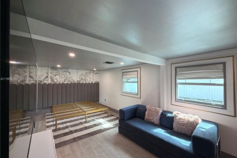 House in Fort Lauderdale, Florida 3 bedrooms, 121.79 sq.m. № 2020860 - photo 23