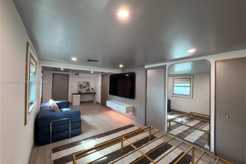 House in Fort Lauderdale, Florida 3 bedrooms, 121.79 sq.m. № 2020860 - photo 20