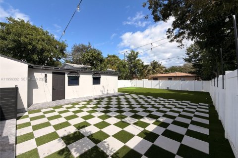 House in Fort Lauderdale, Florida 3 bedrooms, 121.79 sq.m. № 2020860 - photo 2